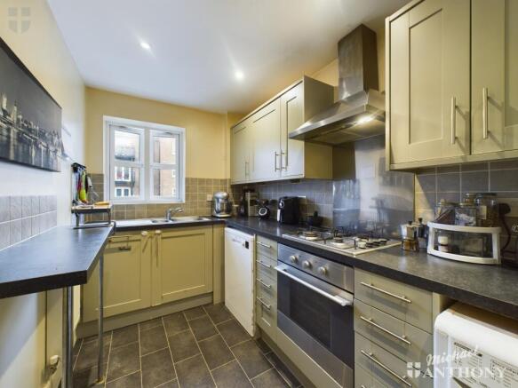 CAM02538G0-PR0160-STILL009