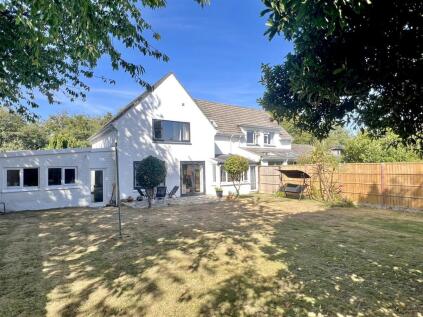 Beach Road, Carlyon Bay, St Austell