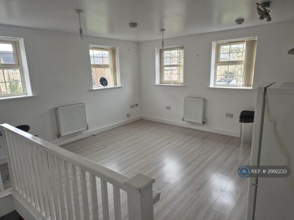 1 bed Flat to rent Image 4