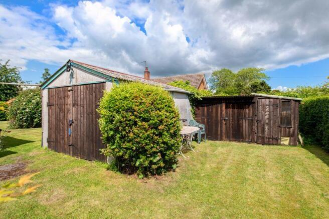 Garage/outbuilding