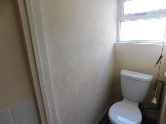 58 Robinson Road Bathroom