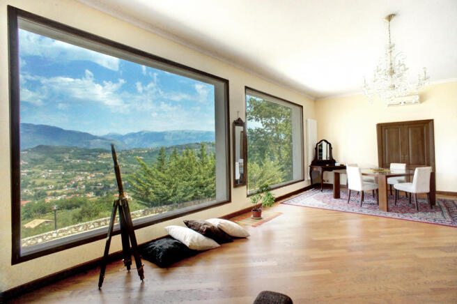 5 Picture Windows