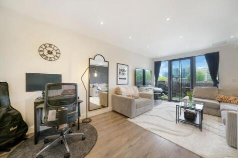 St. Pauls Way, Furlong Court, E3