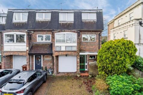 Langholme, Bushey, WD23