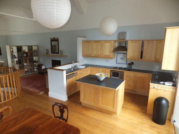 Kitchen/ Dining Area