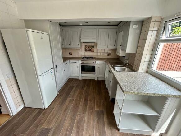 kitchen 2.jpg