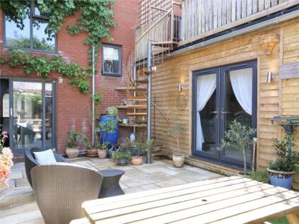 Impressive Four Bed House, Street, Somerset BA16 0FG
