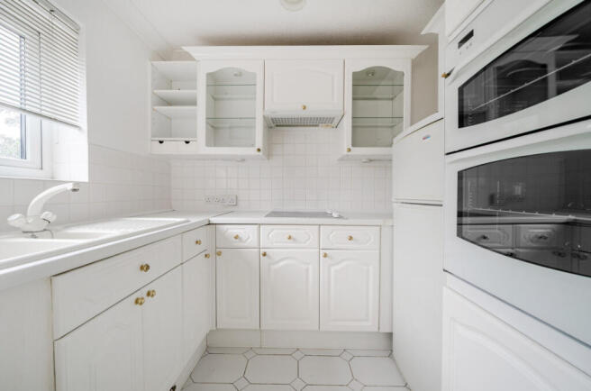 1303857-12-683ec7...