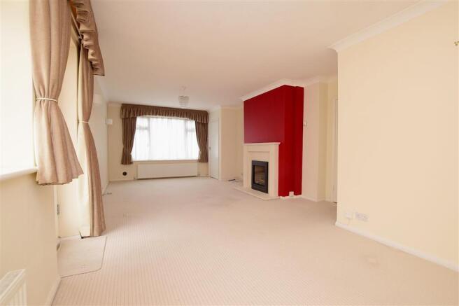 Lounge /Dining Room