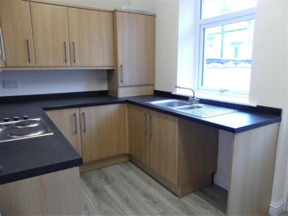 3 bed Terraced to rent Image 4