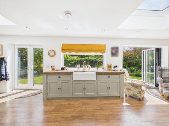 3 bed Detached for sale Image 9