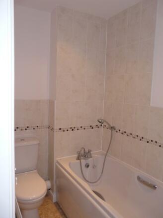 1ST FLOOR BATHROOM
