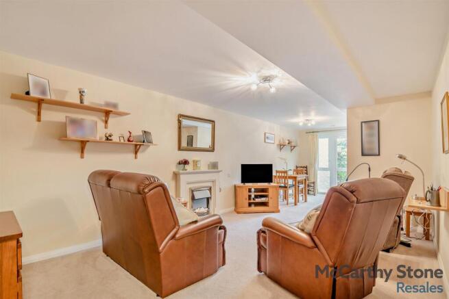 2 bed Apartment for sale Image 12