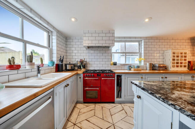 1420506-7-69a0416...