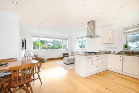 Monkville Avenue, Temple Fortune, NW11