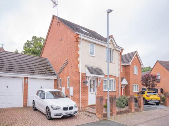 9 Thetford Avenue