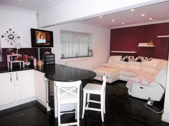 Kitchen / Breakfast Room