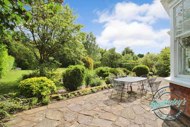 Patios & private vistas