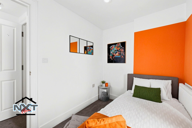 Upper North Street, London, E14 photo 4