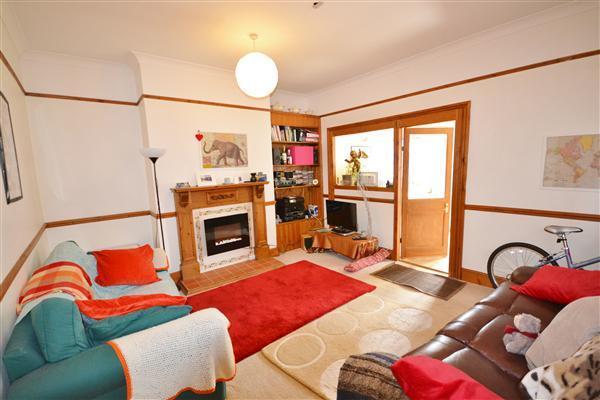 SITTING ROOM: