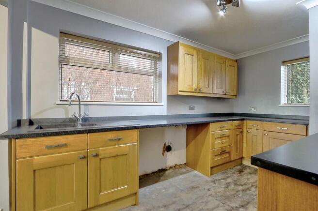 3 bed Semi-Detached to rent Image 6