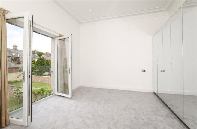 3 bed Apartment to rent Image 7