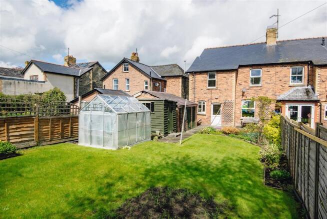 8 Garth Road, Builth Wells-7.jpg