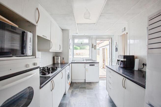 3 bed Semi-Detached for sale Image 6