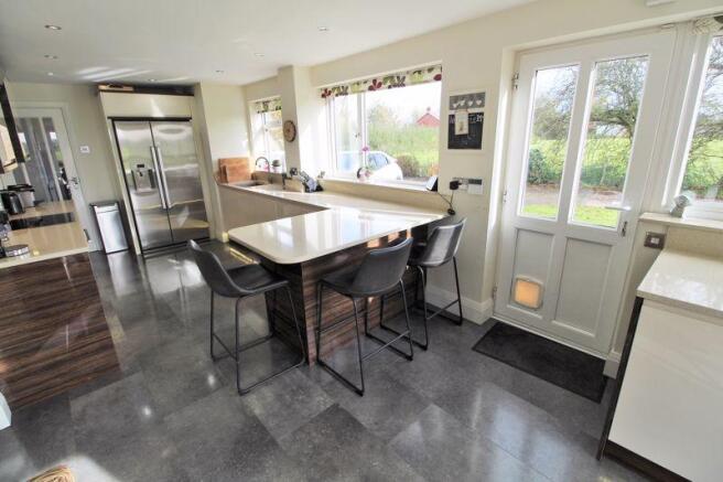 Dining/Kitchen