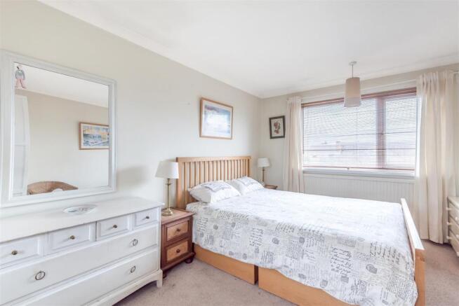 Bedroom 1.jpg