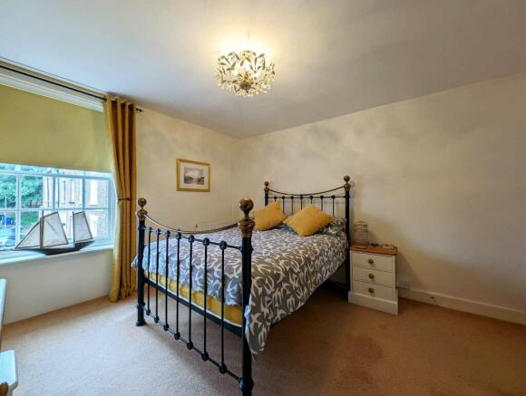 4 bed Terraced for sale Image 10