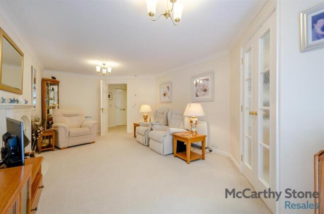 8699599-interior11.jpg