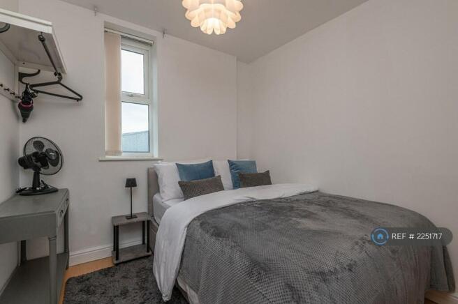 Bedroom 3 - King Size Bed