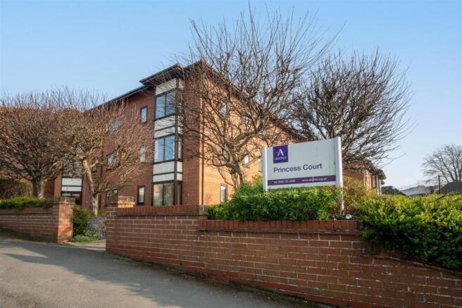 2 bed Apartment for sale Image 5