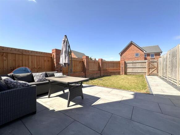Well-Appointed Rear Garden 319