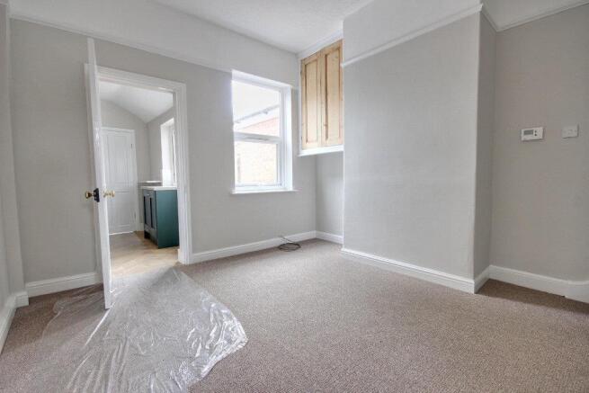 2 bed House to rent Image 3