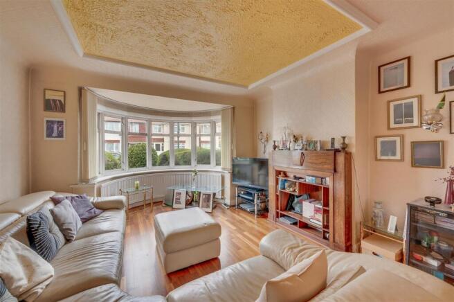 Daniels_4 Lewis Crescent, NW10 0NR_006.jpg