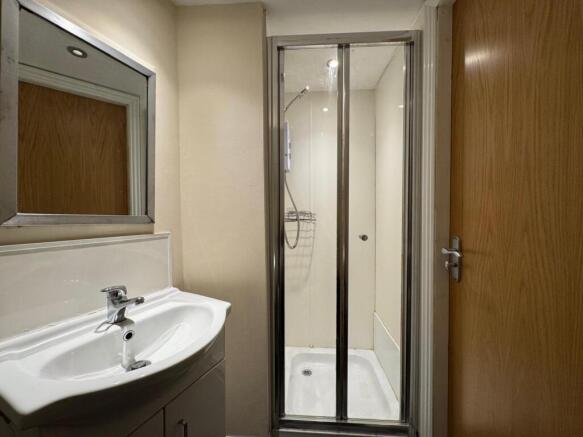 1 bed Flat to rent Image 5