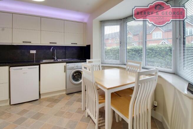 KITCHEN / DINER