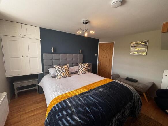 3 bed House for sale Image 6