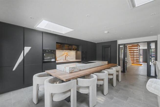Kitchen_2.jpeg