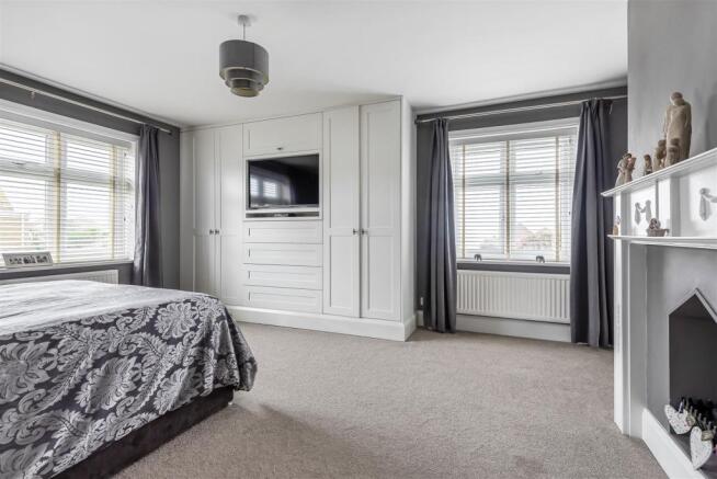 Master Bedroom..jpg