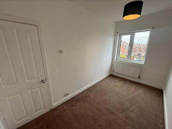 2 bed Terraced to rent Image 11