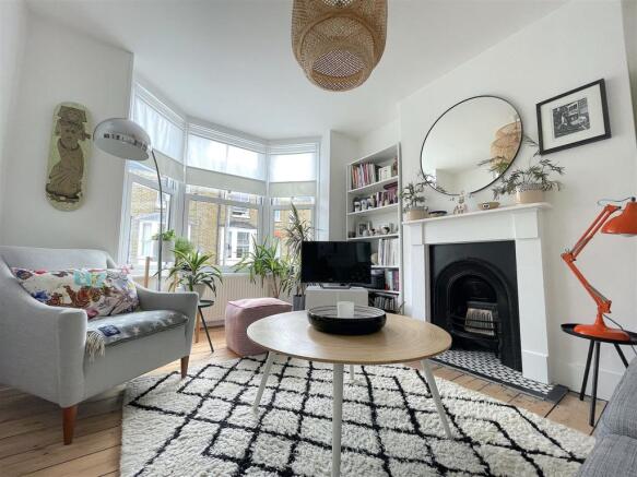 Living Room (7).jpeg