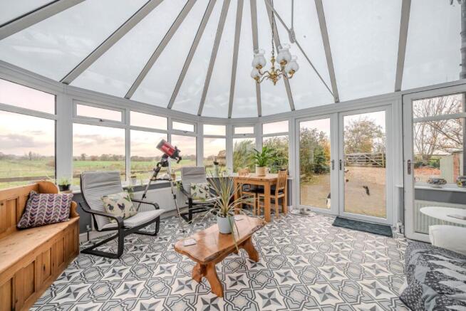 4 bed Detached for sale Image 7