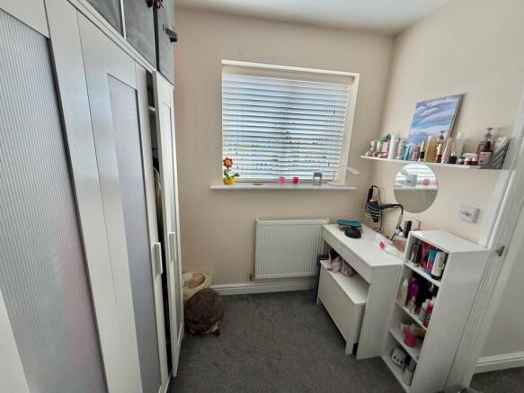 4 bed Semi-Detached for sale Image 10