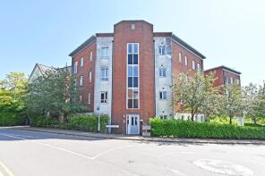 Flat 5, Rockingham Court, Greenhead Street, Burslem, Stoke-on-trent ST6 4AN