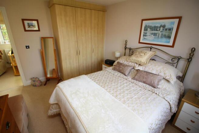 23 Bed 2.JPG
