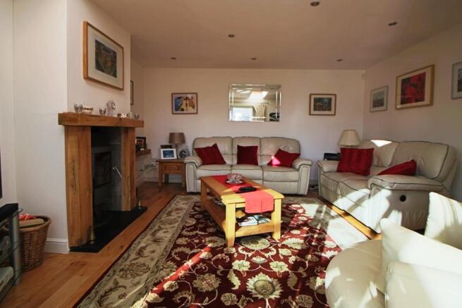 sitting room 2.JPG