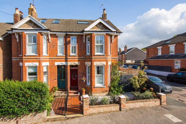 4-bed semi-detached on Prospect Road,Southborough, £695,000